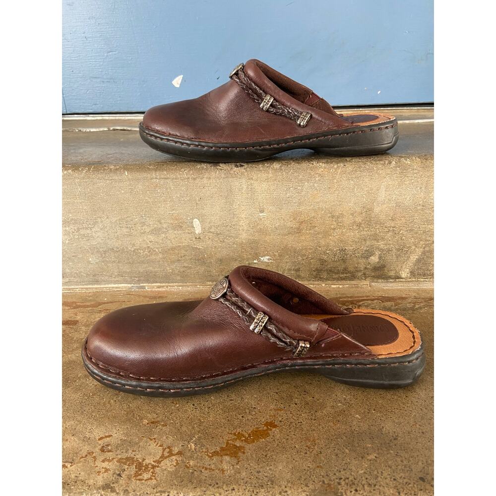 Minnetonka brown leather clog with silver tone hardware - Picture 3 of 8